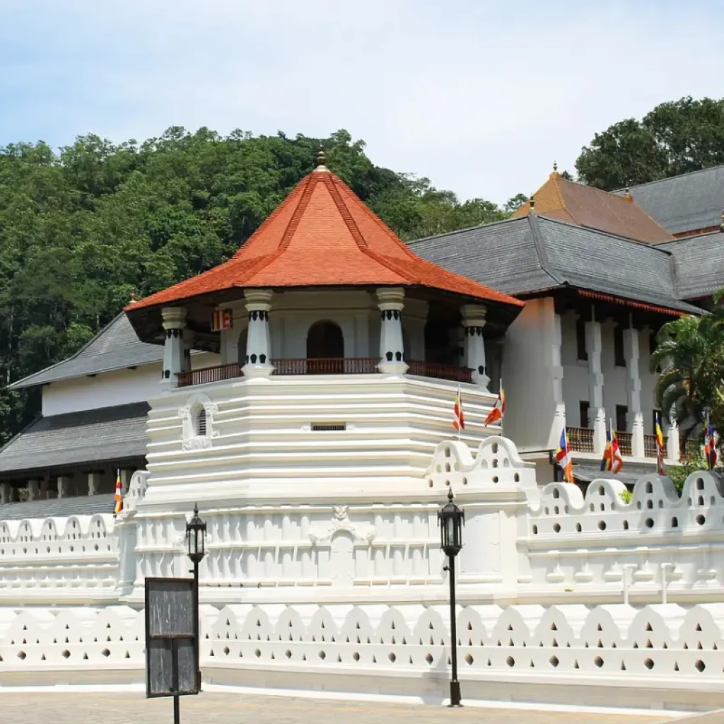 Discover the Enchanting Beauty of Kandy Sri Lanka
